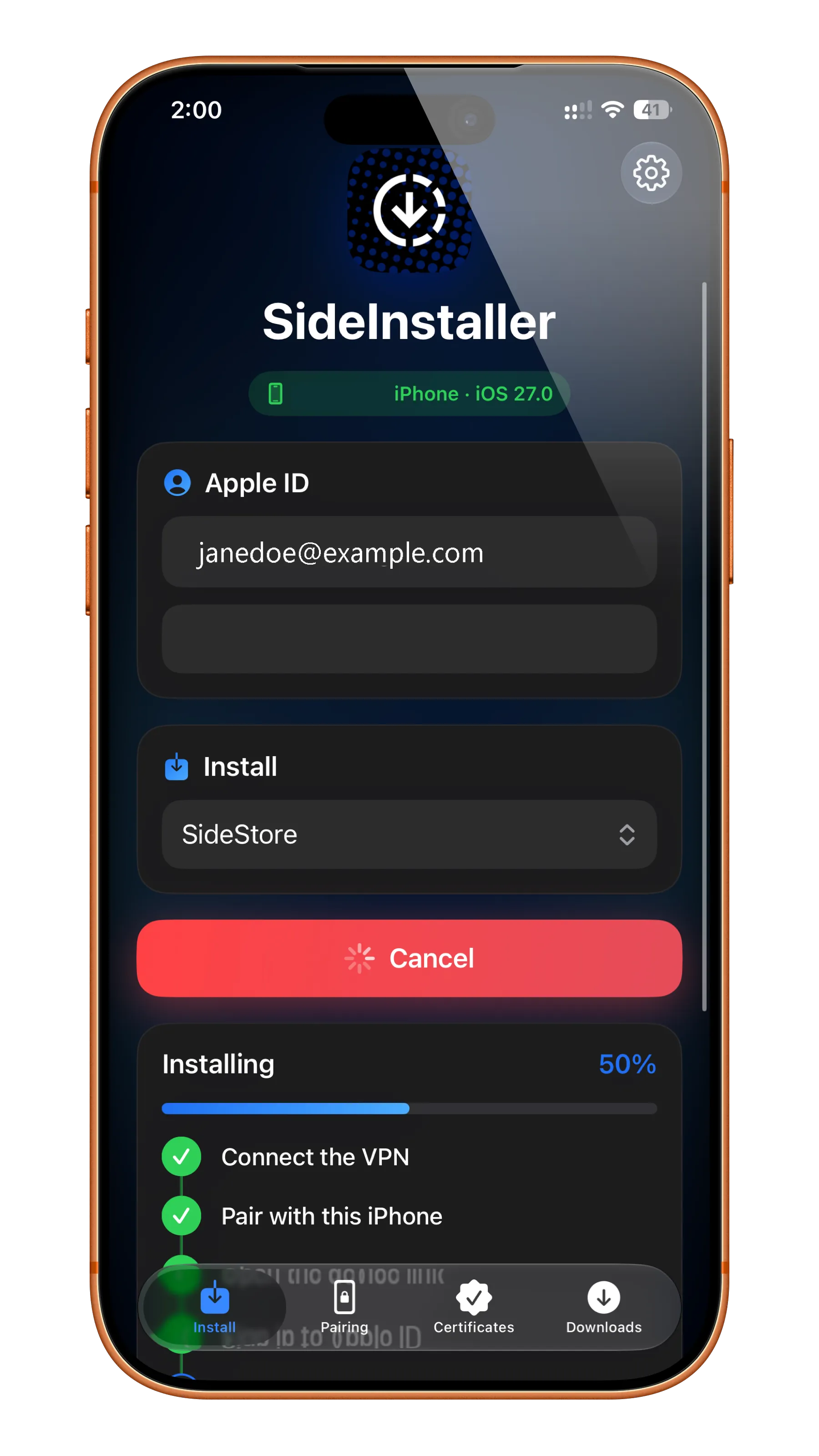 SideInstaller app screen showing the latest installation flow and build options.